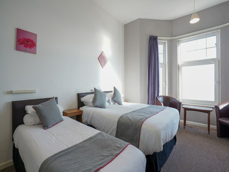Oyo Shanklin Beach Hotel