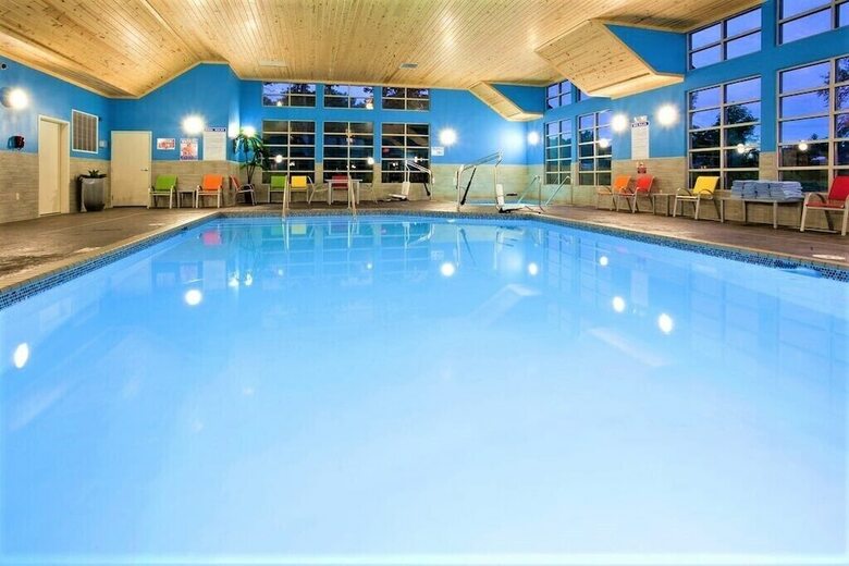 Hotel Comfort Inn & Suites