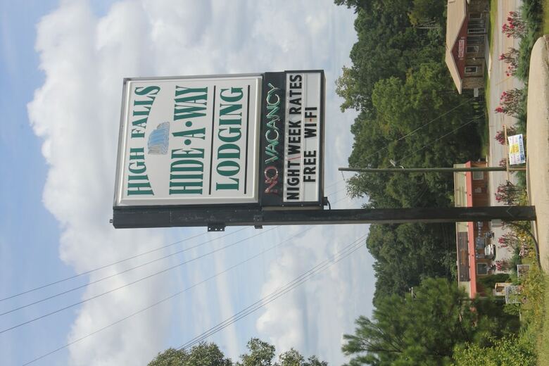Motel High Falls Hide-a-way Lodging