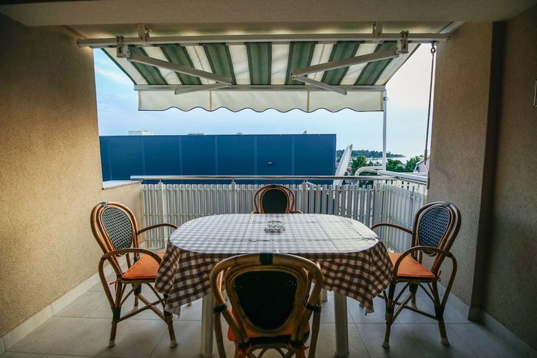 Hostal Apartments & Rooms Peranic