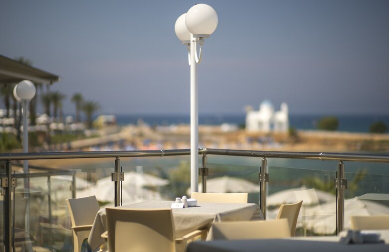 Aparthotel Myroandrou Beach Apartments