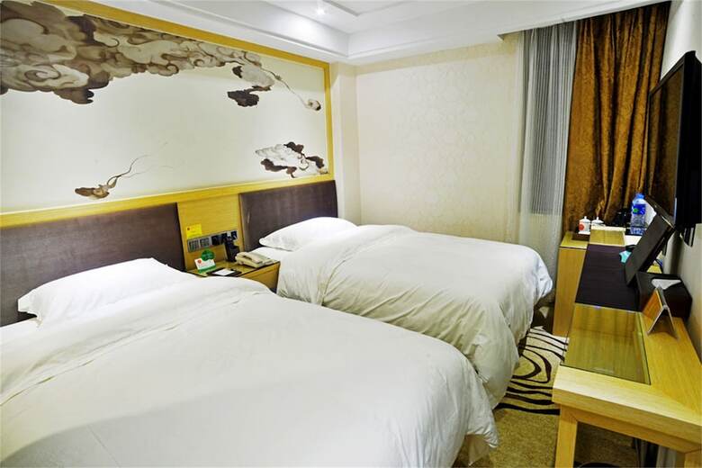 Xinghe Xianjiang Hotel (Railway Station Branch)