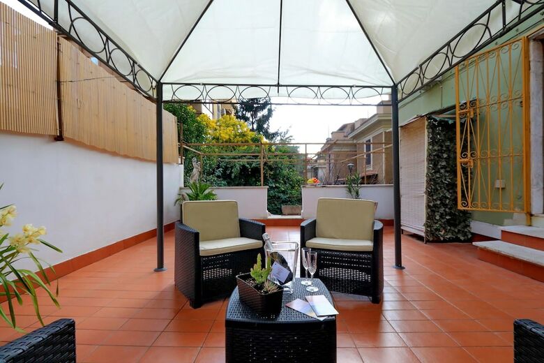 Hotel I Pini Di Roma - Rooms & Suites