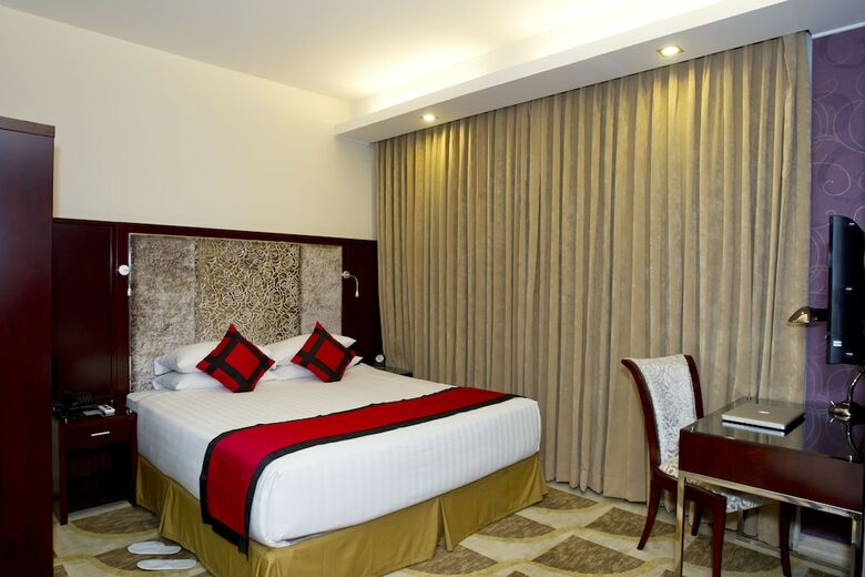 Innotel Luxury Business Hotel