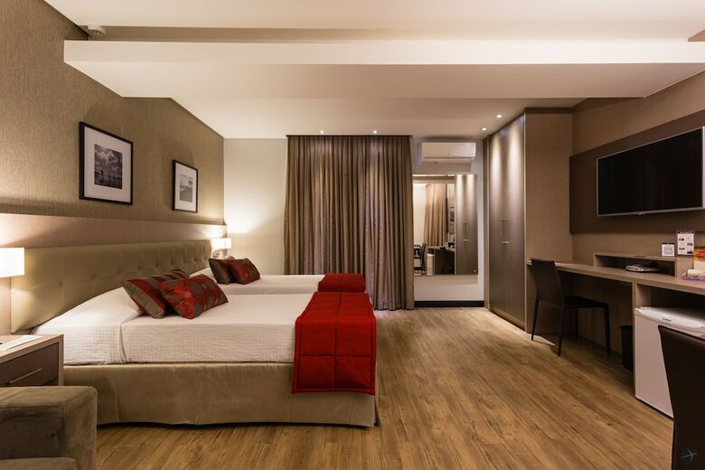 Hotel Faial Prime Su�tes