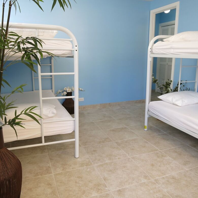 Hostal Waikiki Beachside Hostel