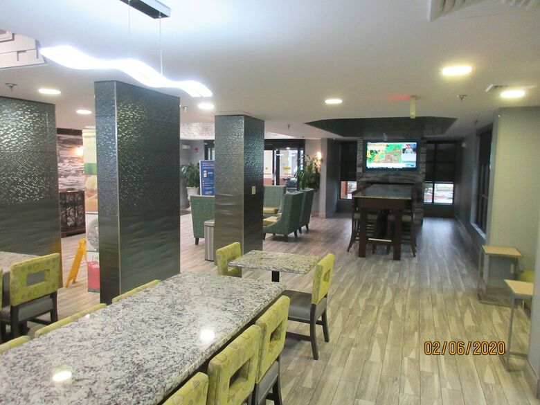 Hotel Quality Inn & Suites Montgomery East Carmichael Rd