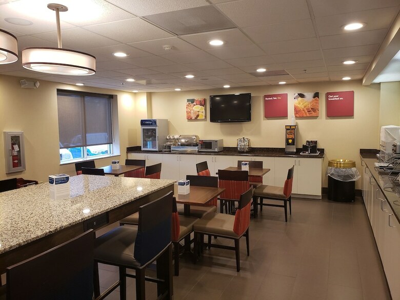 Hotel Comfort Suites Raleigh Walnut Creek