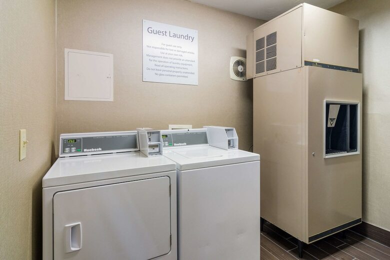 Hotel Quality Inn & Suites