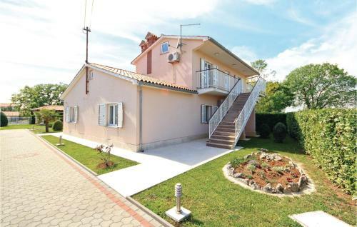 Holiday Home Hrboki III