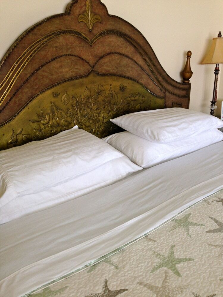 Hotel Ebb Tide