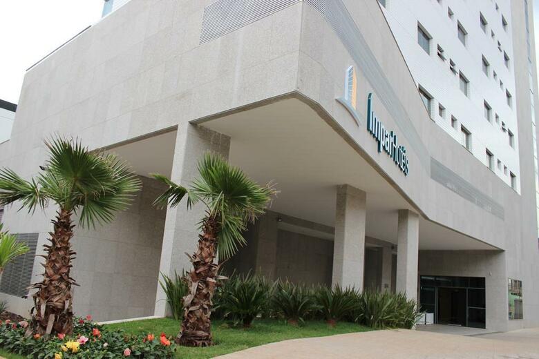 Hotel �mpar Su�tes Expominas