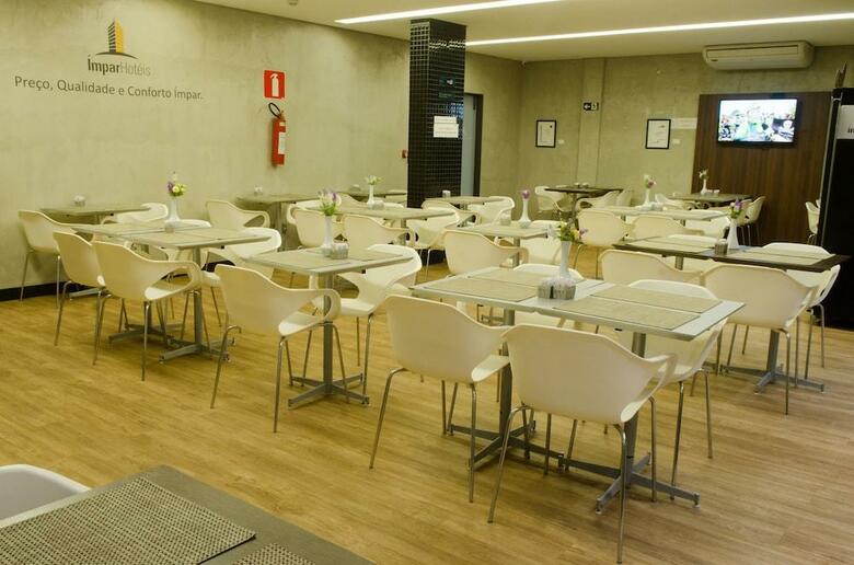 Hotel �mpar Su�tes Expominas