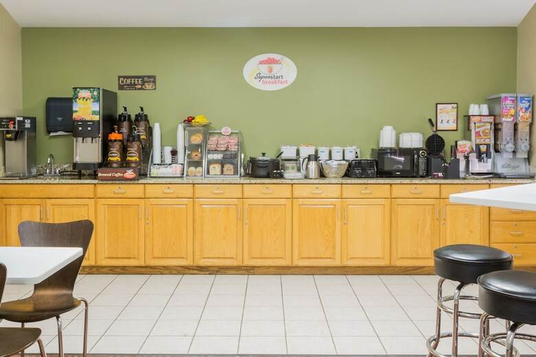 Hotel Super 8 By Wyndham Sioux Falls