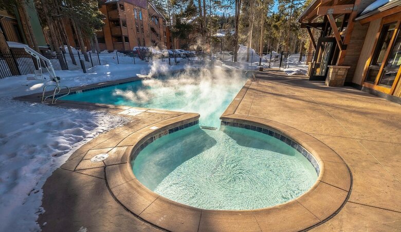 Lances West By Ski Country Resorts
