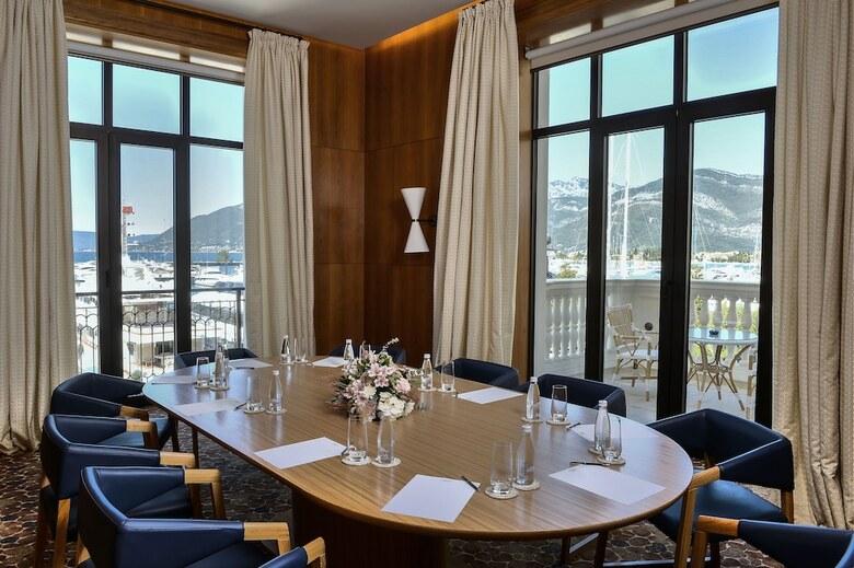 Hotel Regent Porto Montenegro