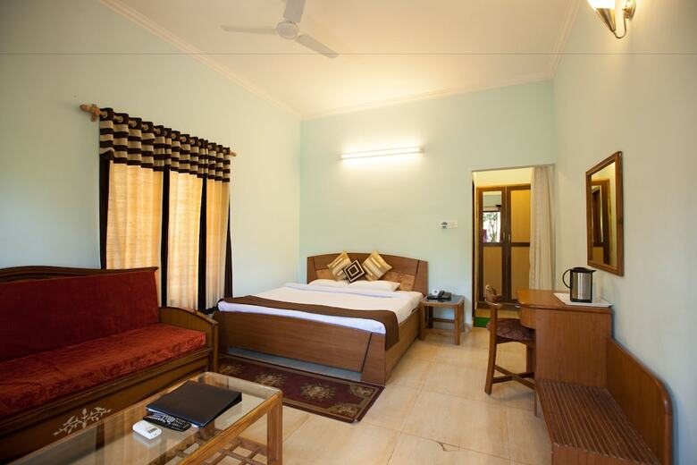 Hotel Sea Hawk Resort