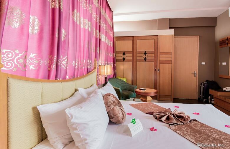 Golden Sun Villa Hotel