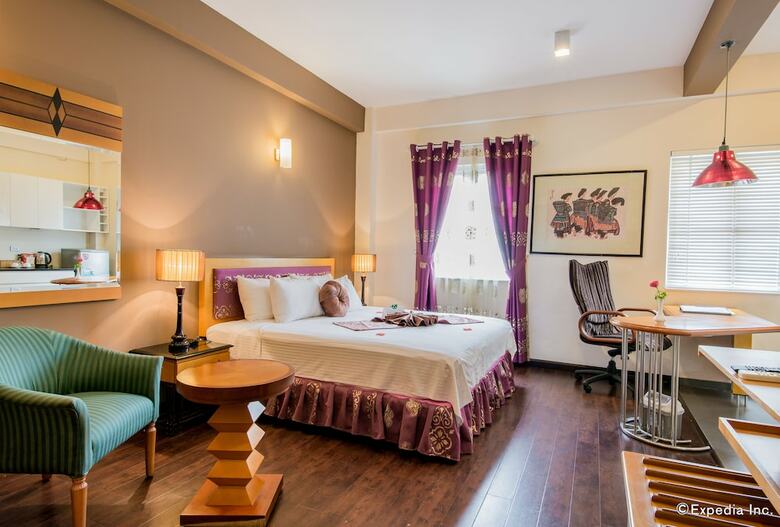 Golden Sun Villa Hotel