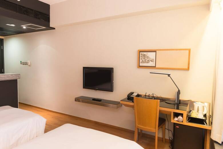 Hotel Y Loft Youth Square