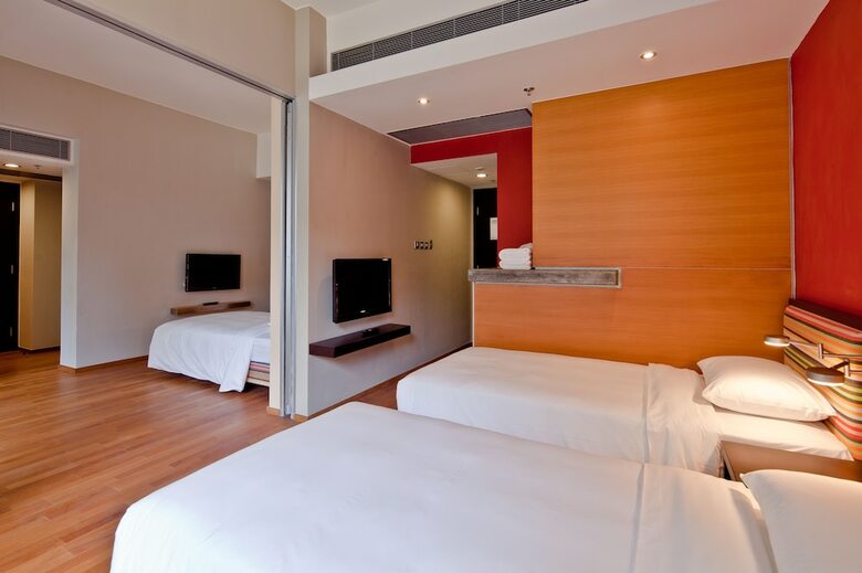 Hotel Y Loft Youth Square