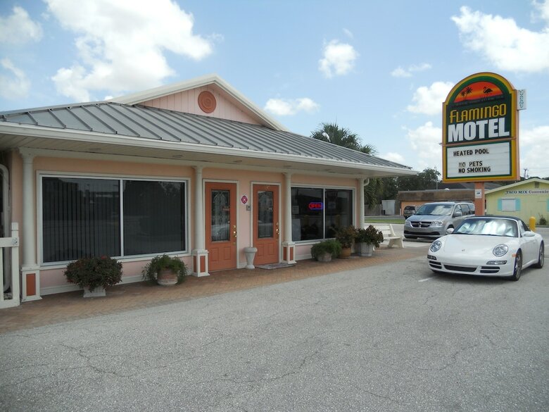 Flamingo Motel