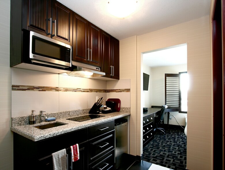 Hotel Foxwood Inn & Suites