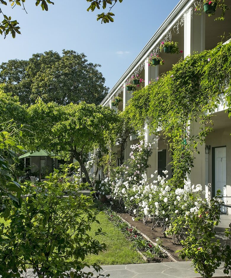 Hotel Lavender Inn By The Sea