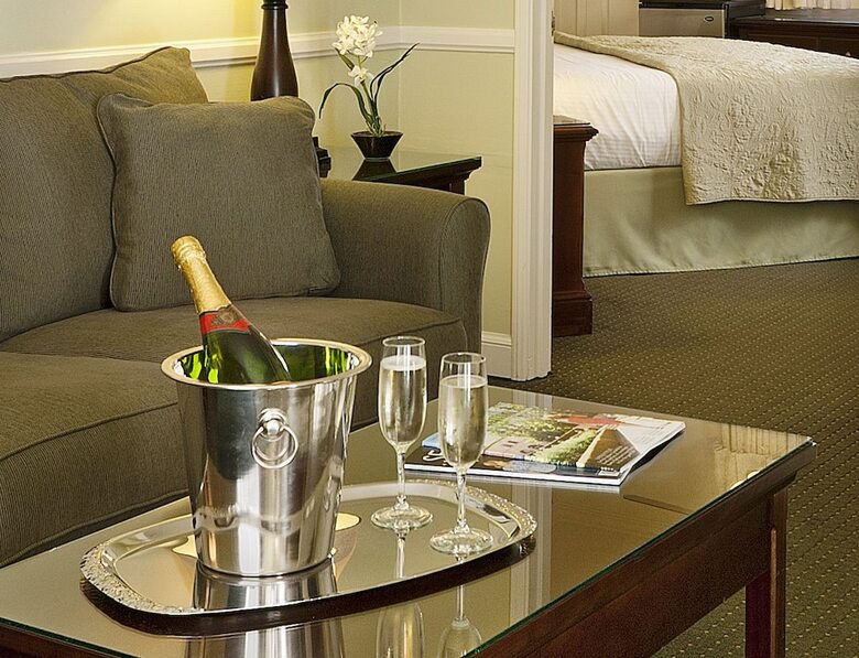 Hotel Lavender Inn By The Sea