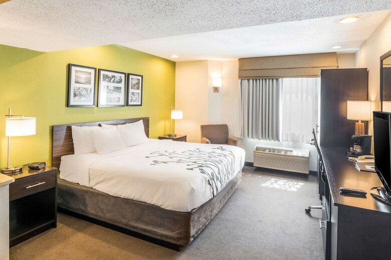 Hotel Sleep Inn & Suites