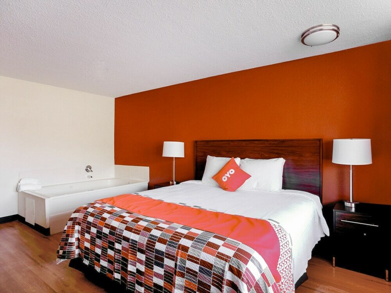 Motel Oyo Hotel Moline Il I-74 North