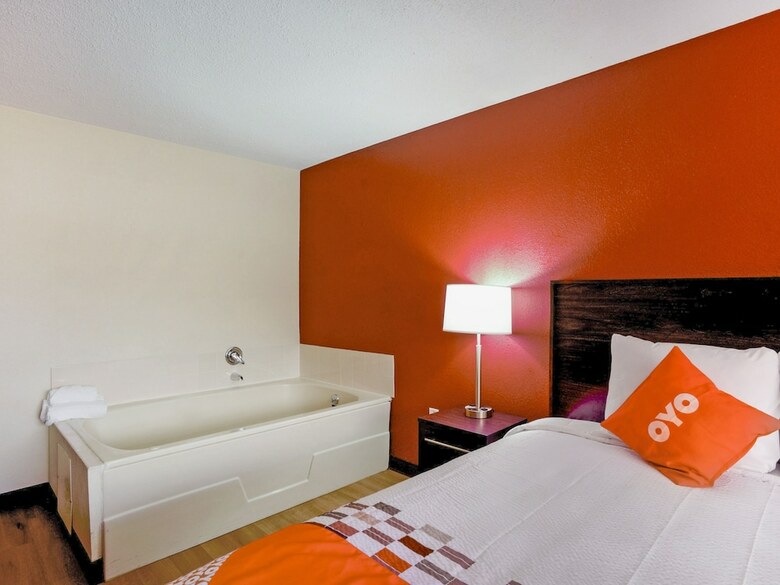 Motel Oyo Hotel Moline Il I-74 North