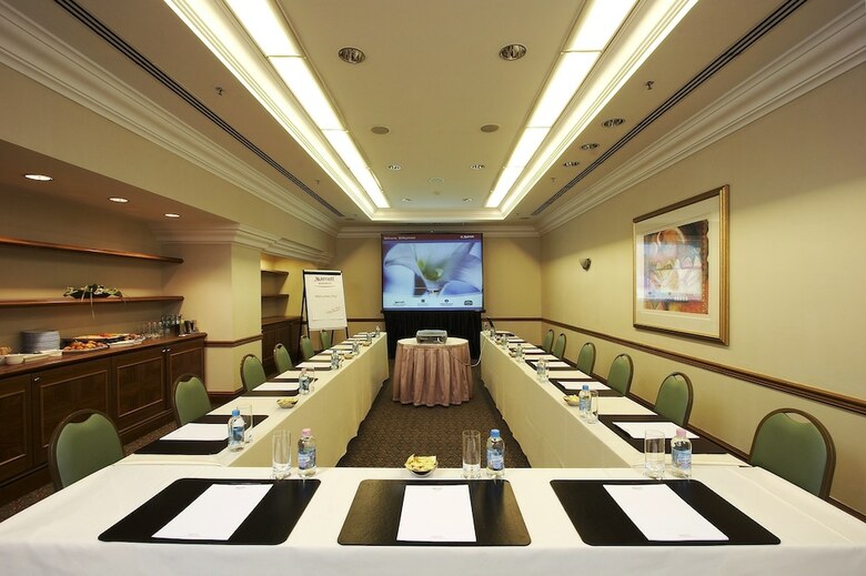 Hotel Marriott Executive Apartments Millennium Court