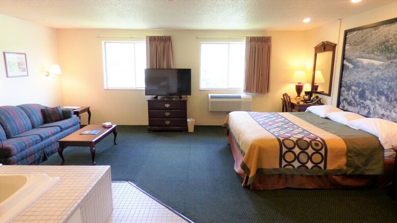 Motel Super 8 By Wyndham Burnham/lewistown