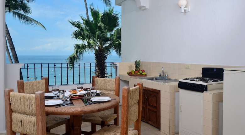 Emperador Vallarta Beachfront Hotel And Suites