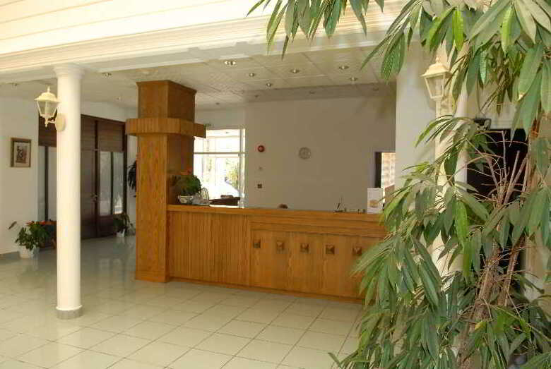 Maistrali Hotel Apartments & Bungalows