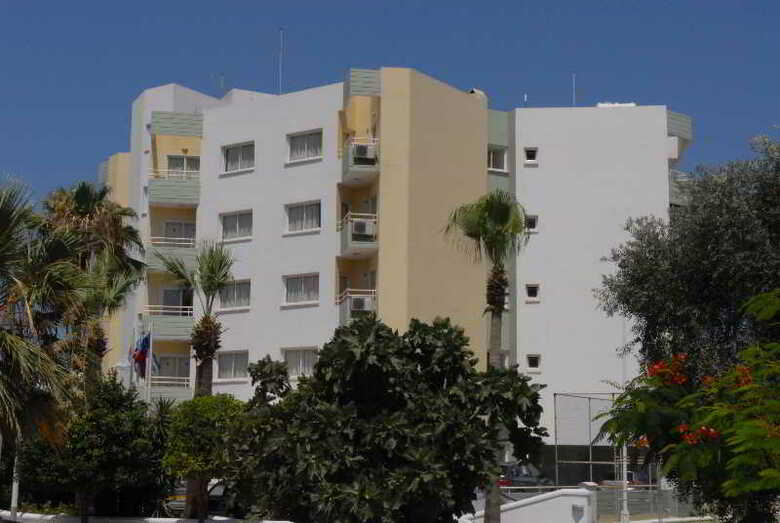 Maistrali Hotel Apartments & Bungalows