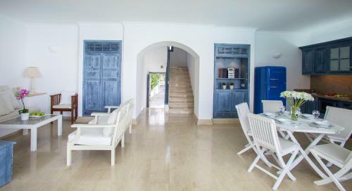 Louis Nausicaa Luxury Villa