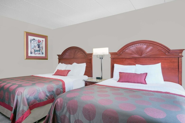 Hotel Ramada By Wyndham Minneapolis Golden Valley