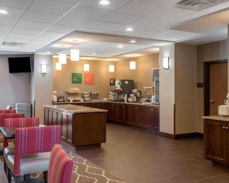 Hotel Comfort Suites Bridgeport - Clarksburg
