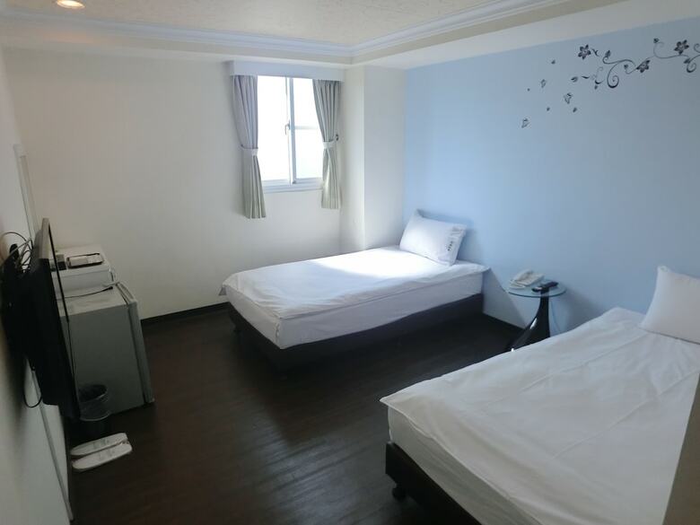 Hostal Easy Inn International Hostel