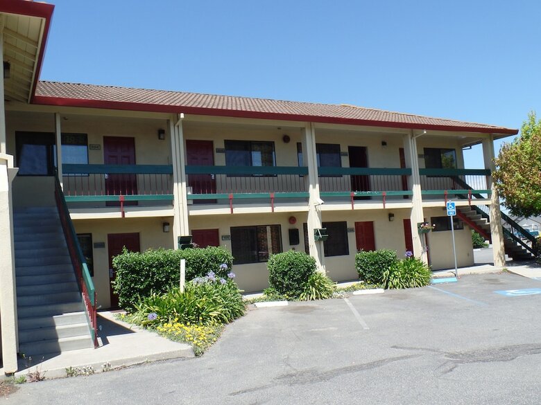 Motel Coastal Valley Inn