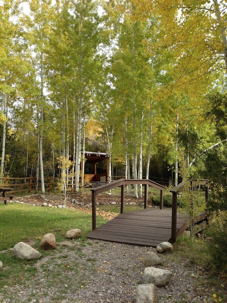 Hotel Half Moon Lake Lodge