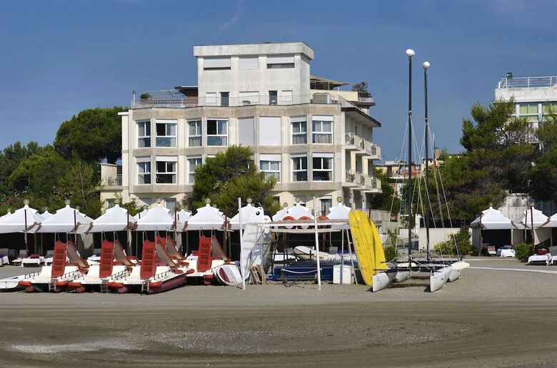 Hotel Petit Palais