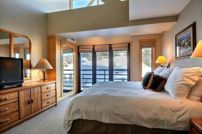 Hotel Shoshone Condos At Big Sky Resort
