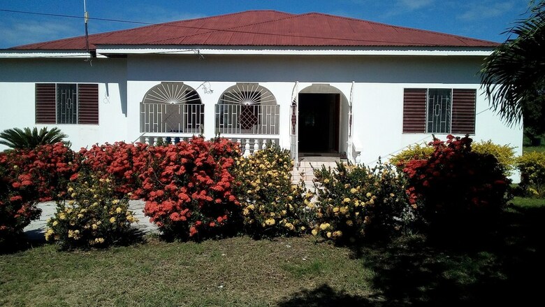 Hotel Treasure Bay Guesthouse