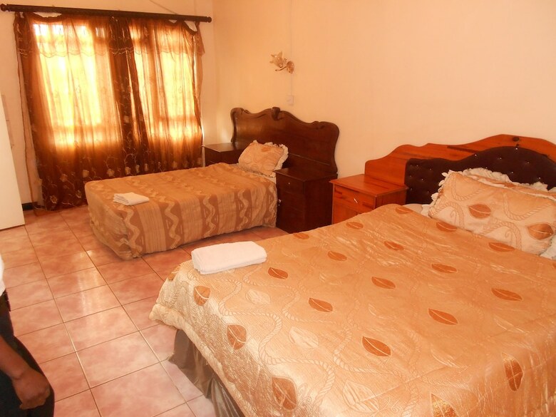 Hotel Wane Guest Lodge