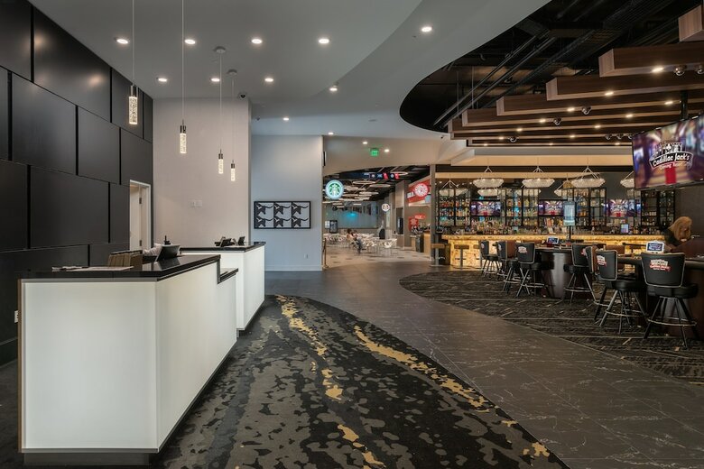 Hotel Doubletree By Hilton Deadwood At Cadillac Jack's