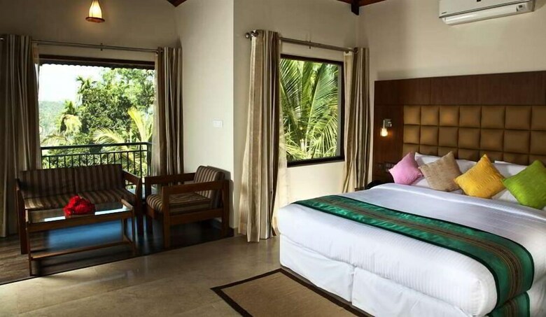 Hotel The Wave Water Front Luxury Resort & Spa