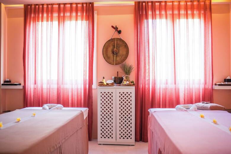 Hotel Almanity Hoi An Wellness Resort